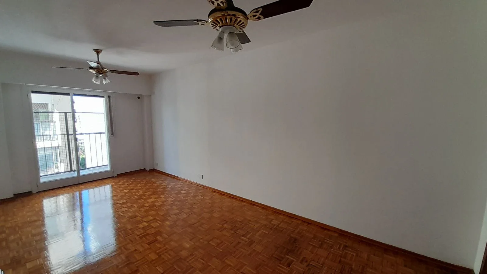 Impecable 3 Amb. con Dependencia y Cochera, Piso 9, 2 Baños, Excelente Ubicación - Imagen 4
