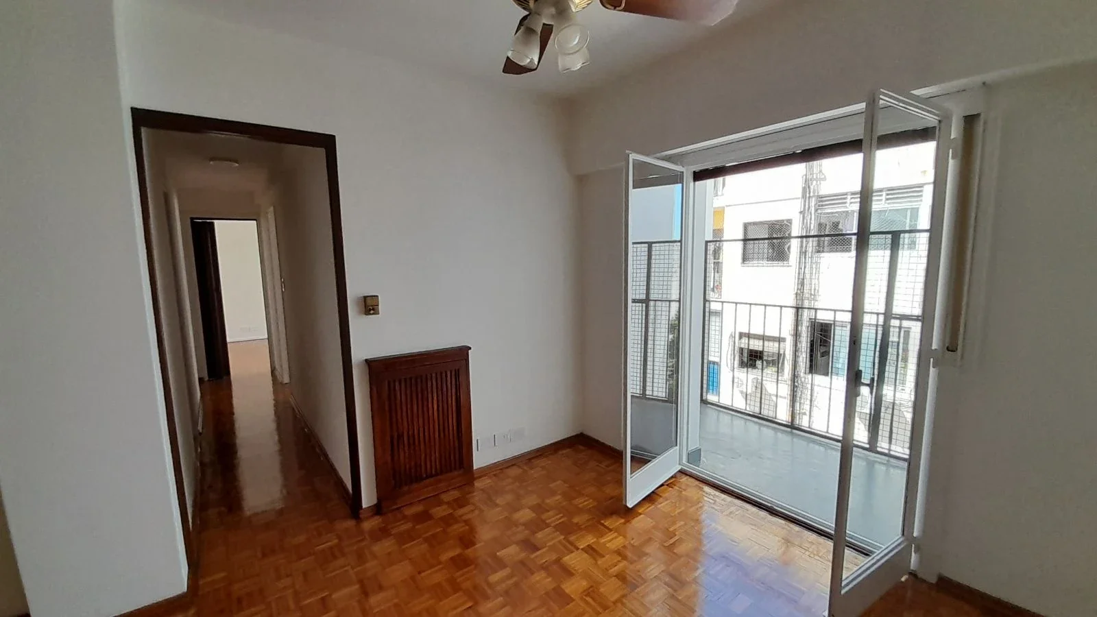 Impecable 3 Amb. con Dependencia y Cochera, Piso 9, 2 Baños, Excelente Ubicación - Imagen 5
