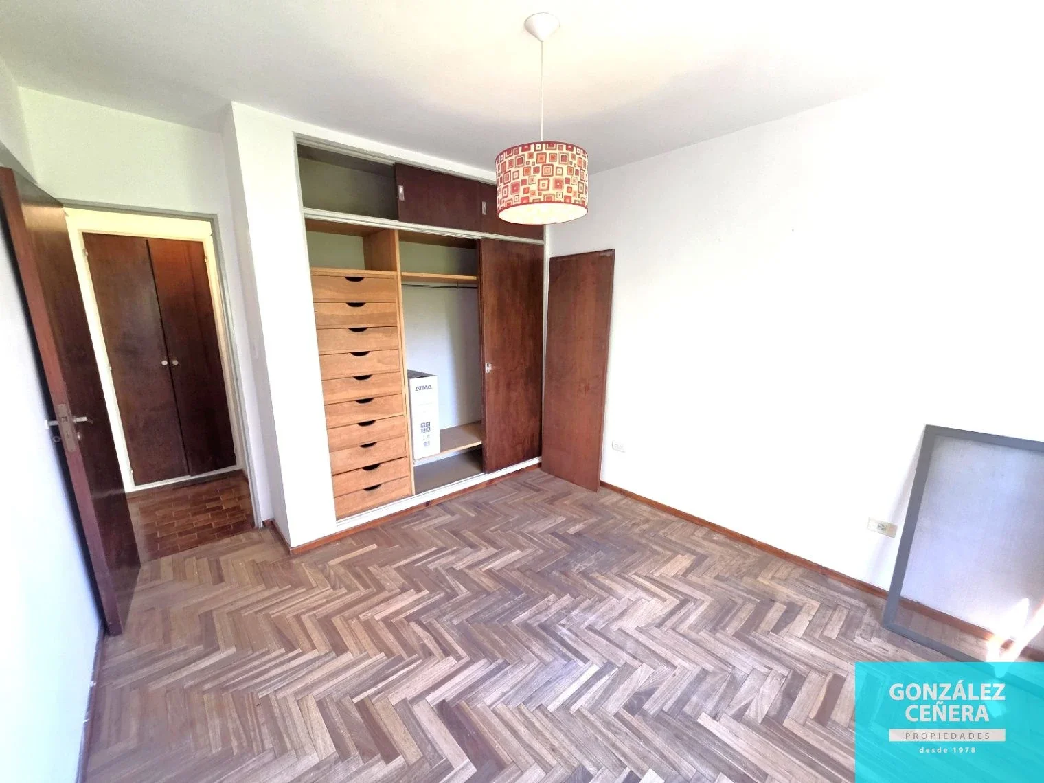 Departamento en alquiler c/ cochera en Centro - Imagen 2