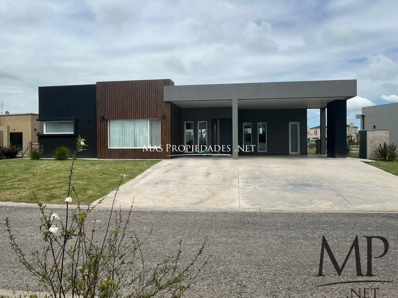 Venta Casa a la laguna en San Lucas 3 dormitorios Canning - Imagen 3