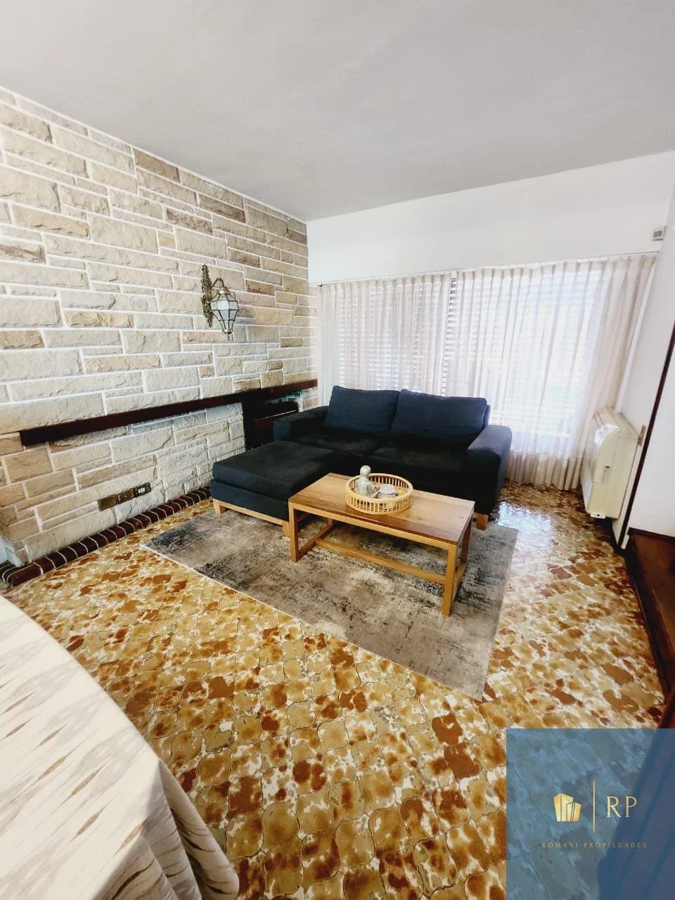 Hermosa Casa en alquiler de 4 ambientes  c/ cochera en Villa Urquiza de 260 MTS - Imagen 3