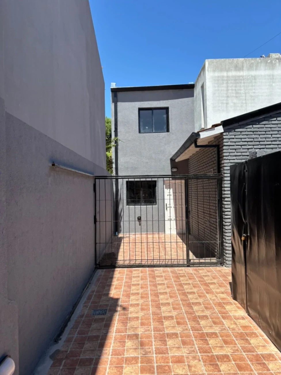 Alquiler 24 meses PH 2 ambientes en Duplex y Patio. Misiones y Alvarado - Imagen 1