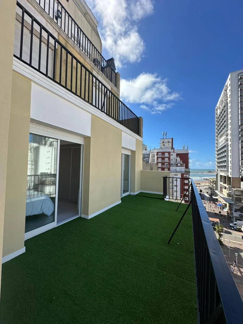 Venta Departamento 4 ambientes con Dependencia y Terraza. Zona Centro - Imagen 1
