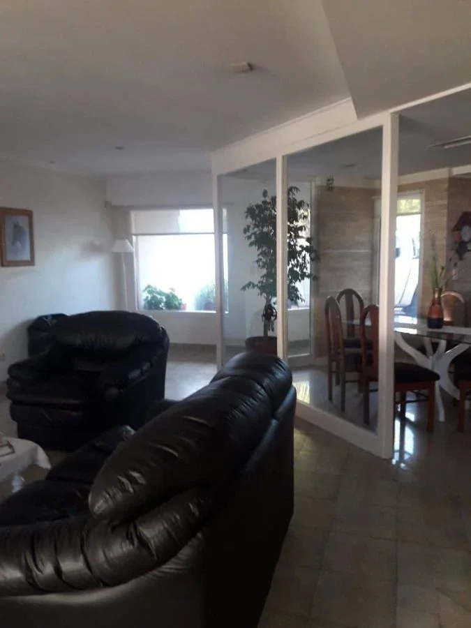 Venta Chalet 4 ambientes con piscina climatizada. Los Pinares - Imagen 4