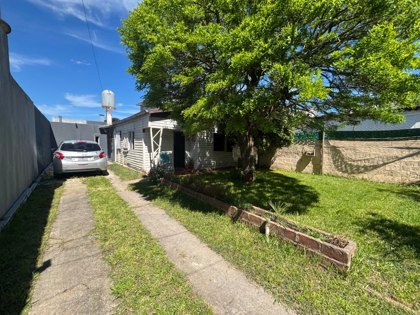 Venta Casa con gran quincho y pileta Climatizada - Imagen 2