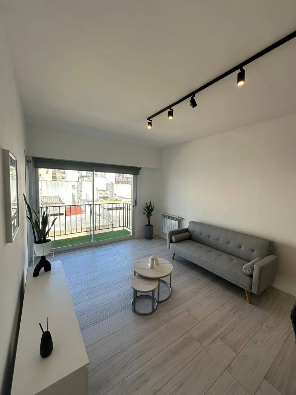 Venta Departamento 4 ambientes con Dependencia y Terraza. Zona Centro - Imagen 4