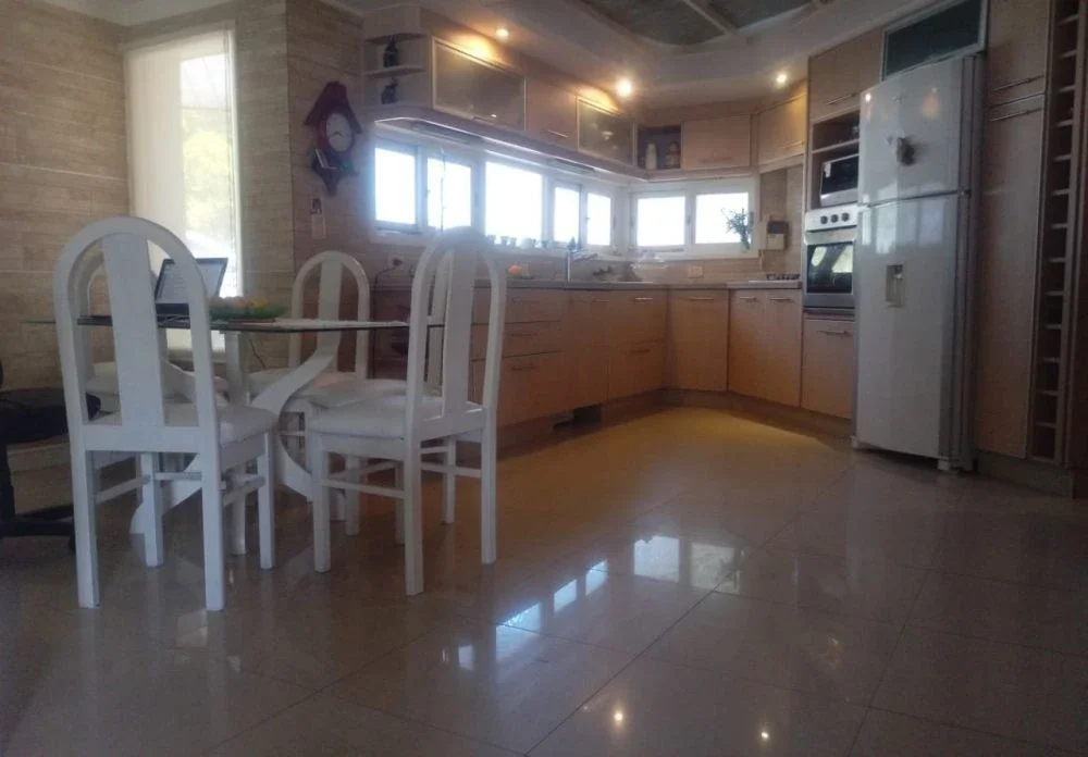 Venta Chalet 4 ambientes con piscina climatizada. Los Pinares - Imagen 5
