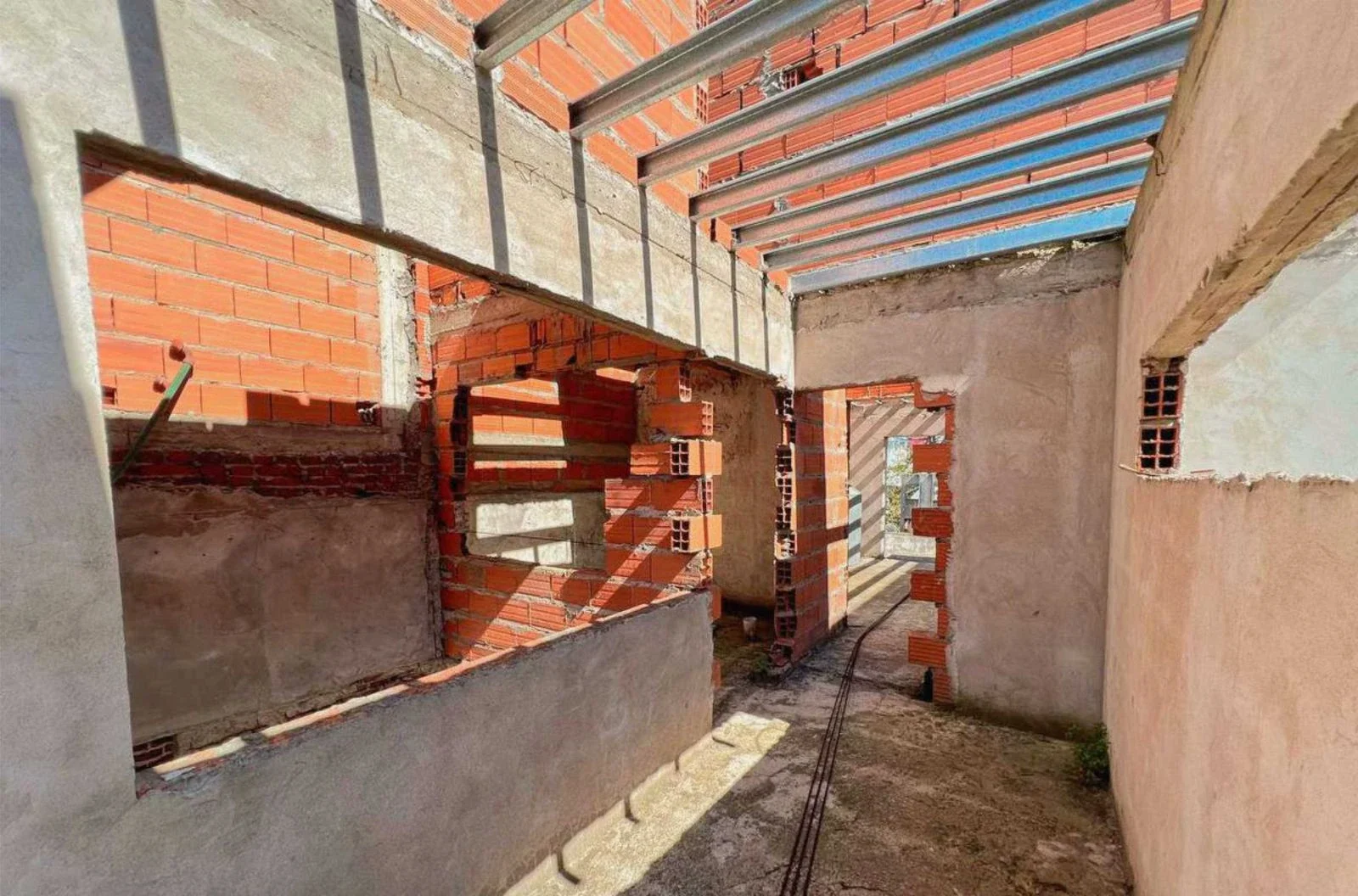Venta Lote / Terreno con obra avanzada. Francia y 25 de Mayo - Imagen 5