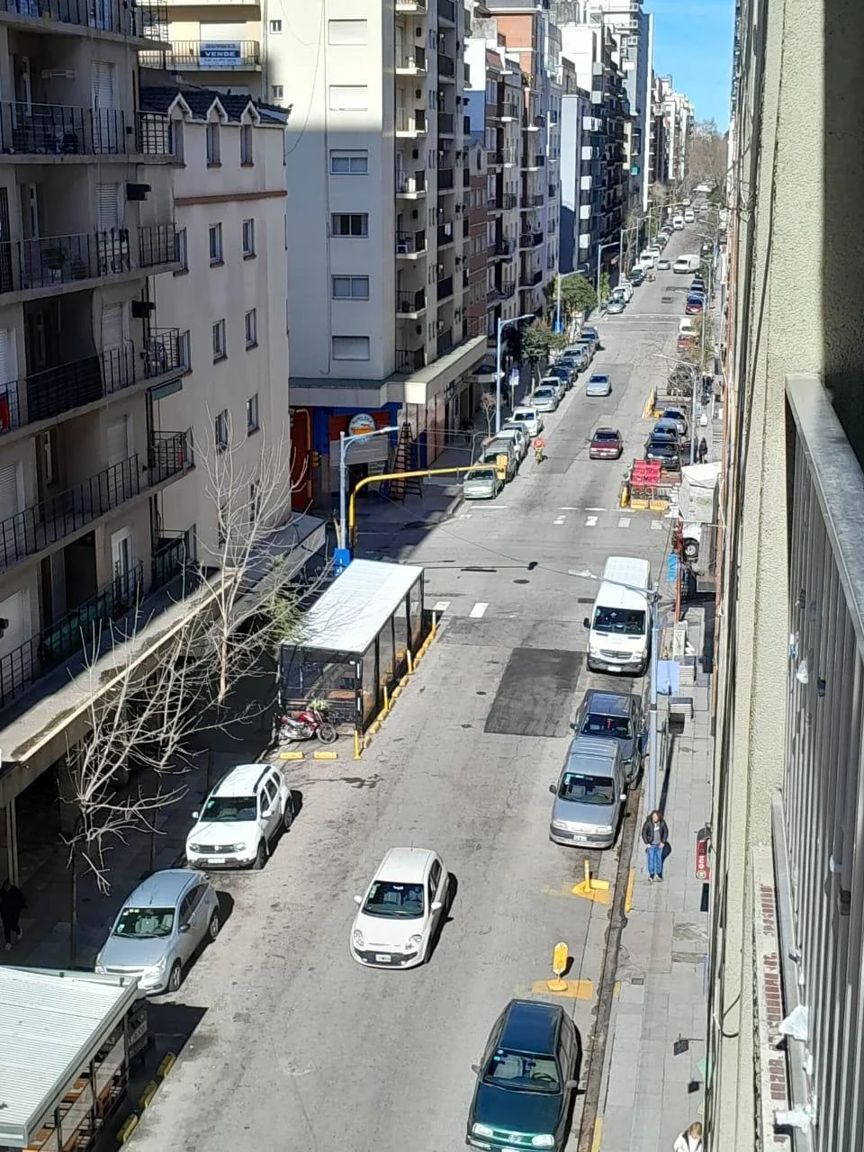 Venta Departamento 2 amb. y dependencia. Balcón al frente y Cochera. Zona Centro - Imagen 3