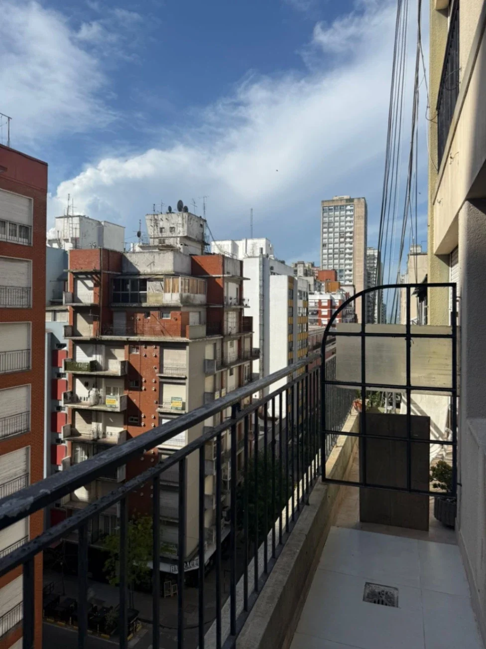 Venta Departamento 1 ambiente con balcón al frente. Zona centro - Imagen 2