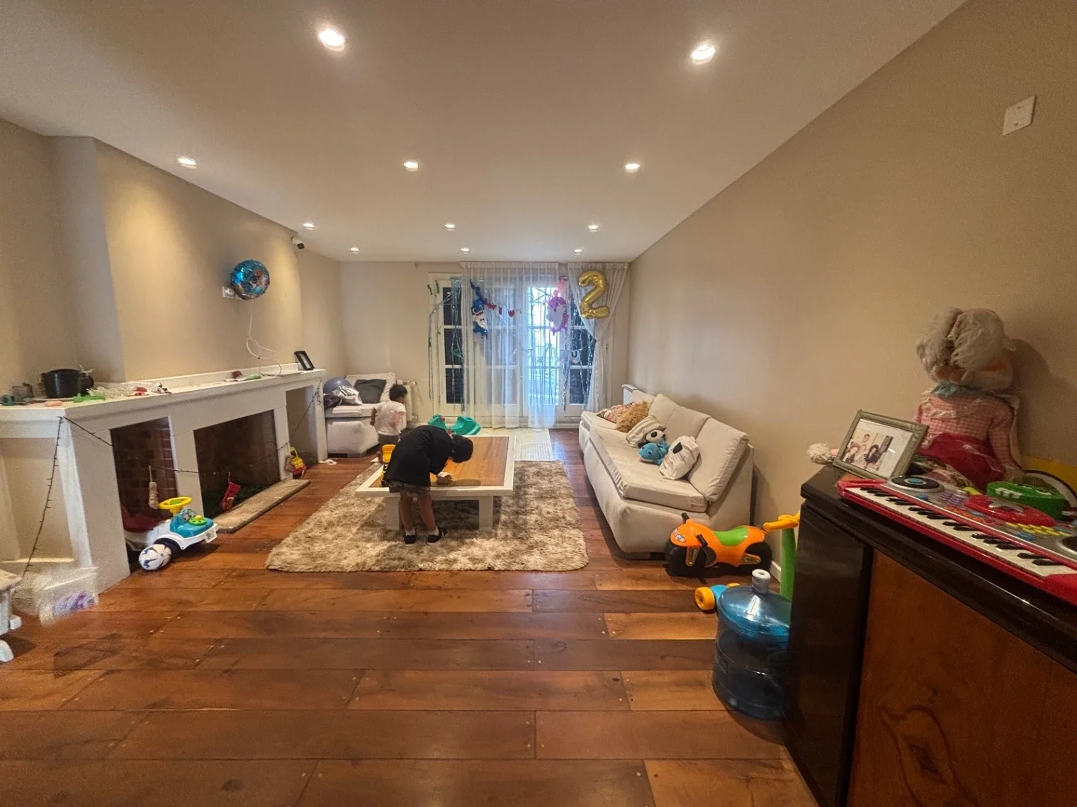 Venta Importante Chalet de estilo 4 ambientes con parque y quincho. Playa Chica - Imagen 5