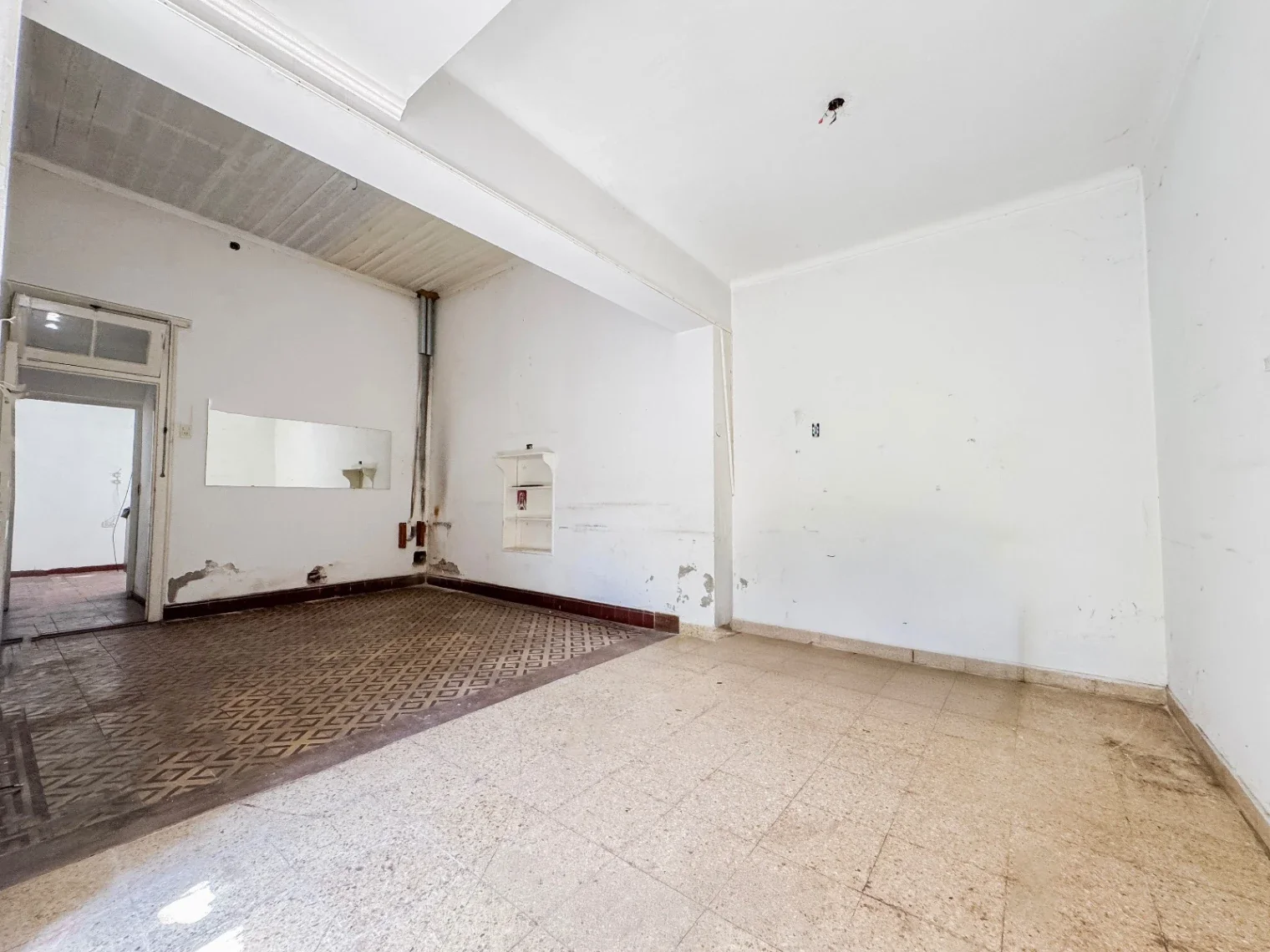 Venta Lote o casa a reciclar. Barrio La Perla - Imagen 3