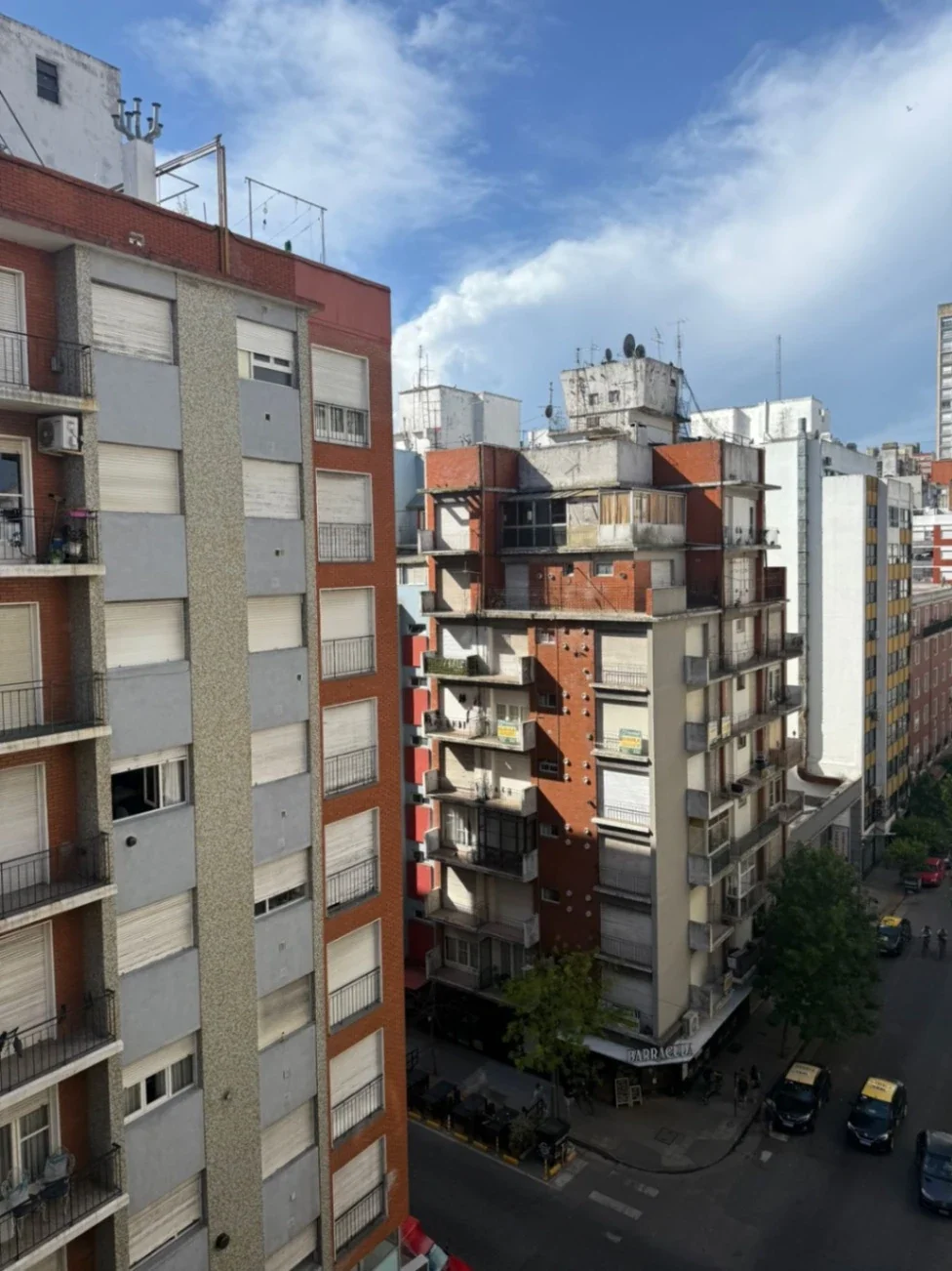 Venta Departamento 1 ambiente con balcón al frente. Zona centro - Imagen 3