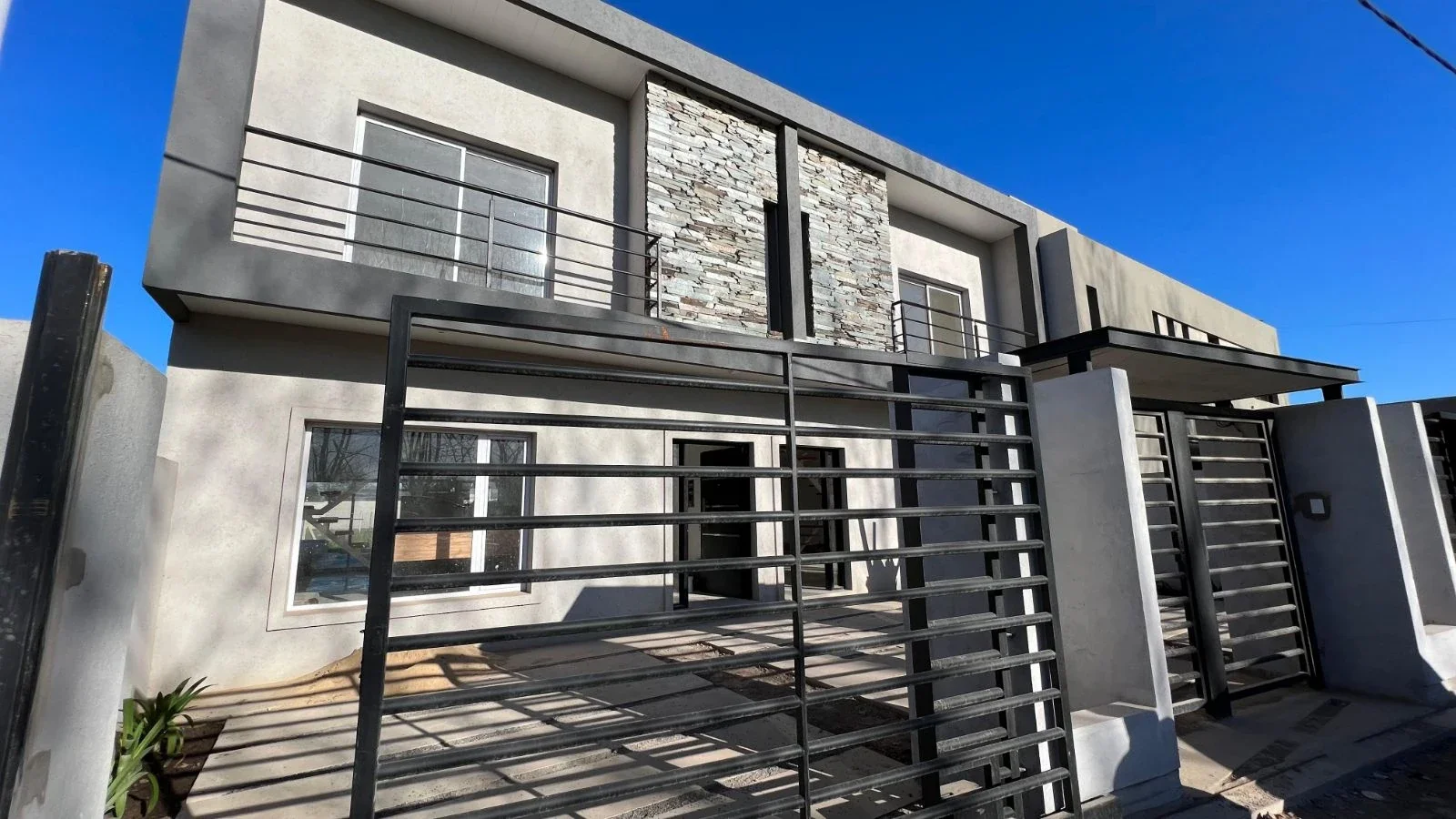 Dúplex en venta de 3 dormitorios c/ cochera en Mercedes - Imagen 3