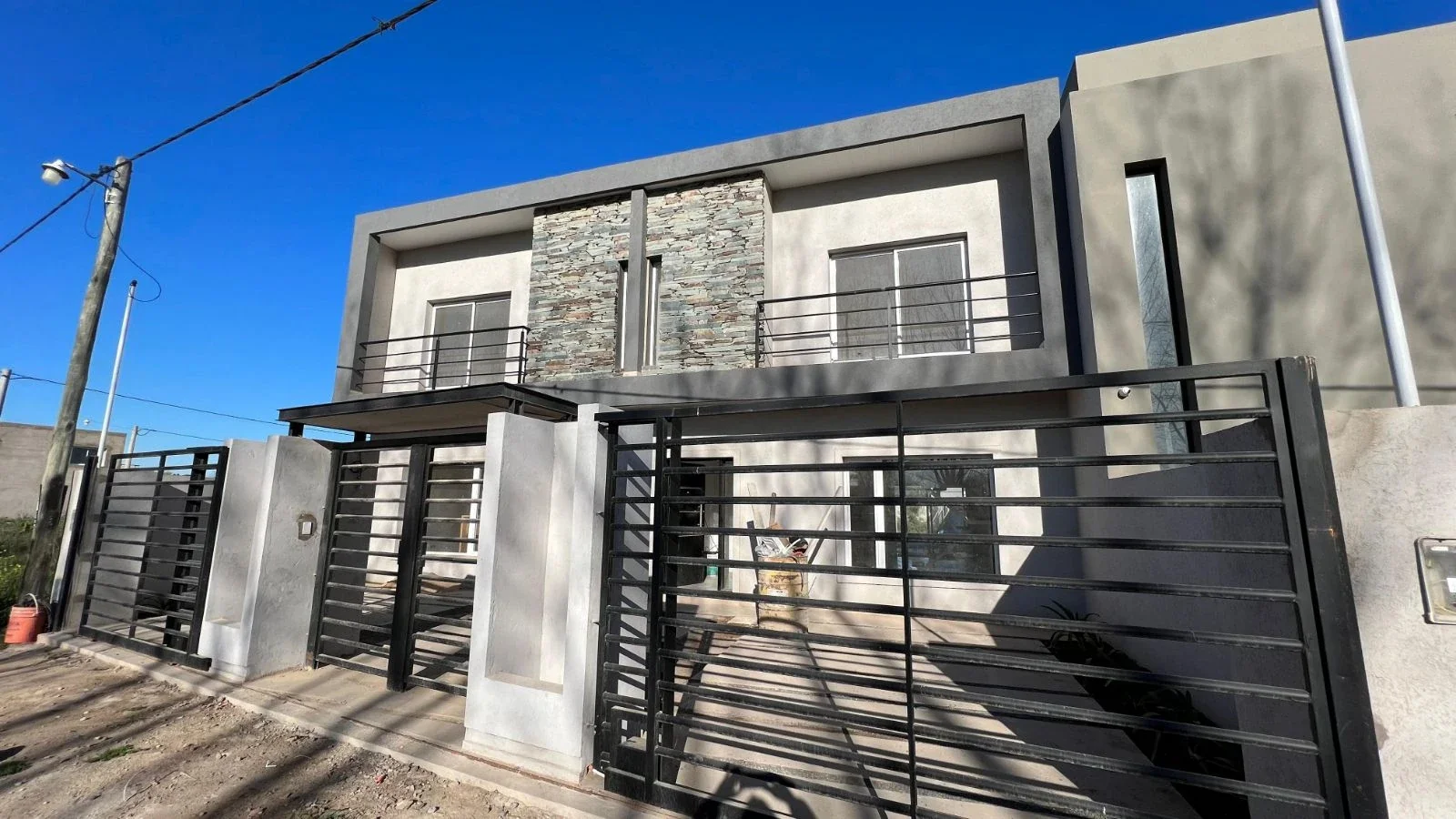 Dúplex en venta de 3 dormitorios c/ cochera en Mercedes - Imagen 1