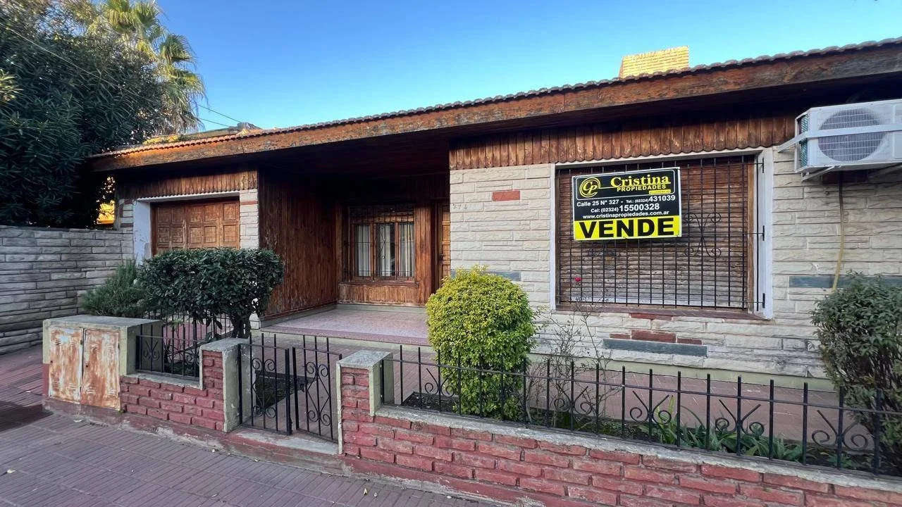 Casa en venta de 2 dormitorios c/ cochera en Mercedes - Imagen 1