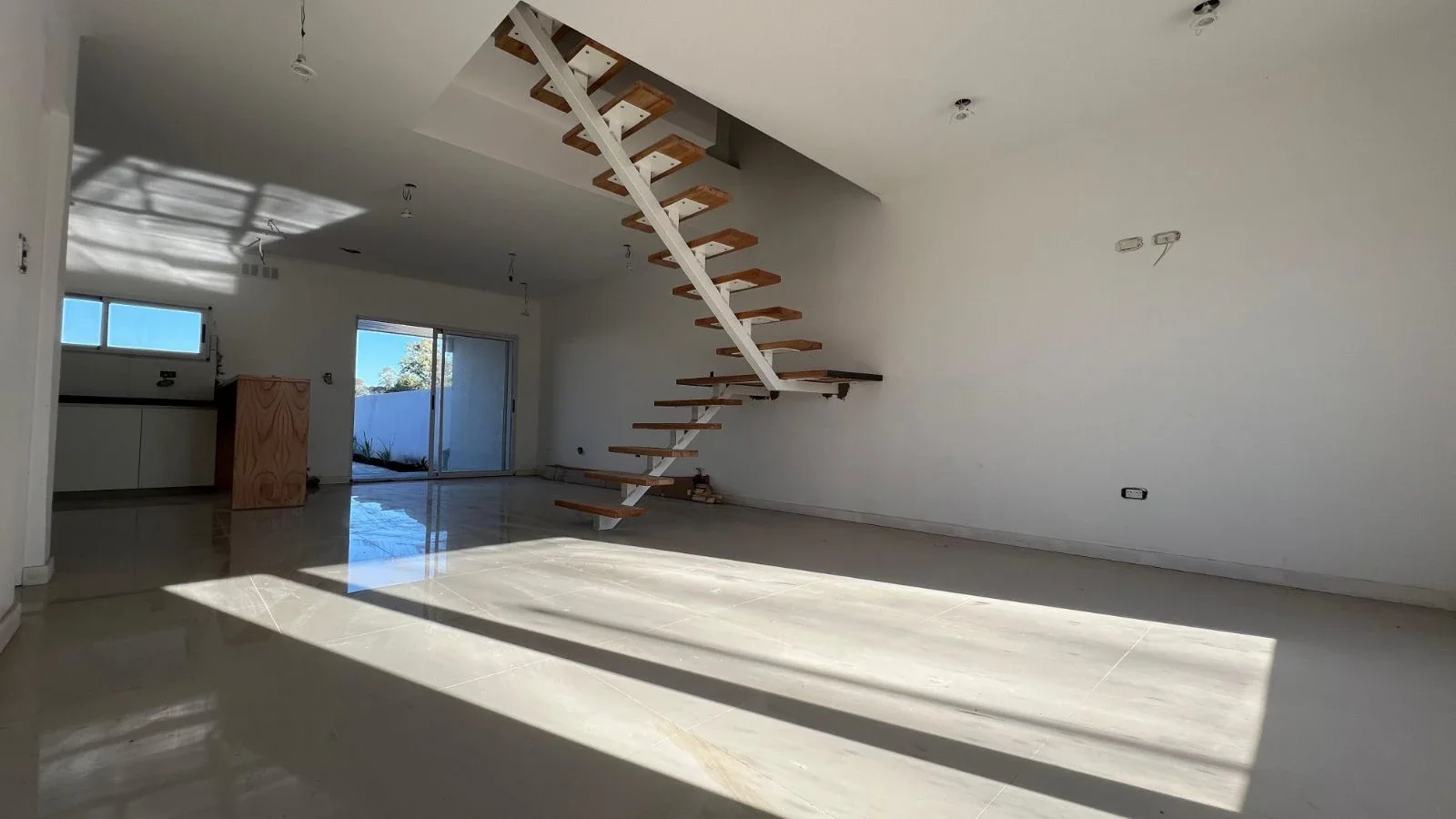 Dúplex en venta de 3 dormitorios c/ cochera en Mercedes - Imagen 2
