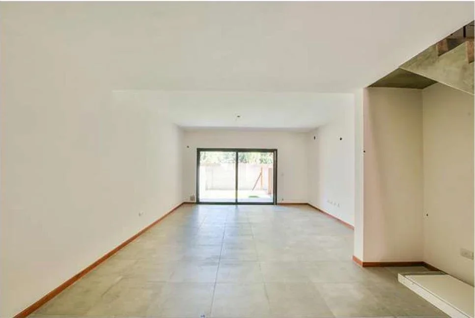 EN VENTA - Casa 3 dorm. + cocheras y PATIO- Condos Ugarchete, Fisherton, Rosario - Imagen 3