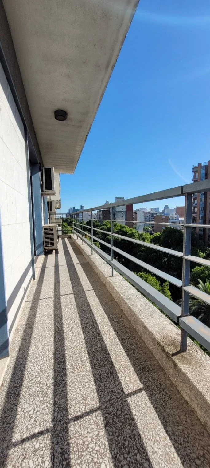Dpto en VENTA - 3 dorm.+ comodín + balcón + galería-Bv.Oroño 500-VISTA AL FRENTE - Imagen 3