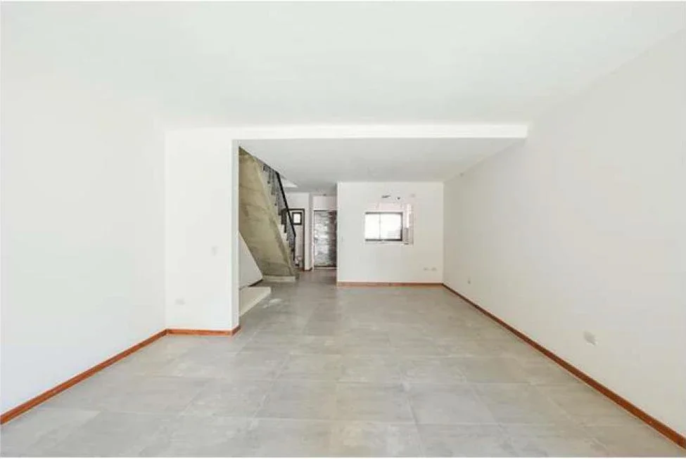 EN VENTA - Casa 3 dorm. + cocheras y PATIO- Condos Ugarchete, Fisherton, Rosario - Imagen 4