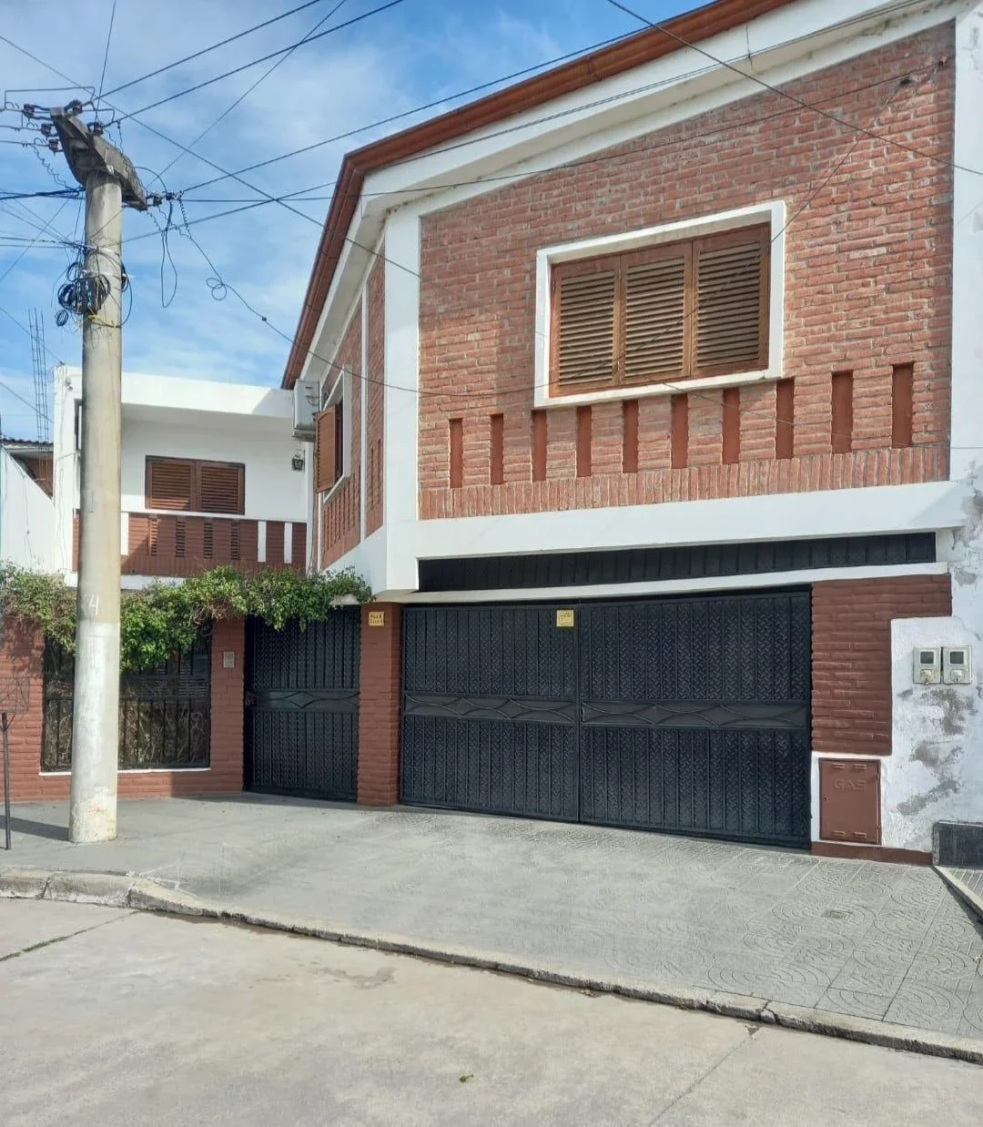 Casa en venta de 3 dormitorios c/ cochera en Otros Barrios - Imagen 1