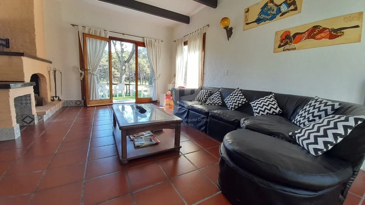 CODIGO 640 - CASA EN ALQUILER TEMPORARIO CON PILETA - GARAGE - PINAMAR - Imagen 5
