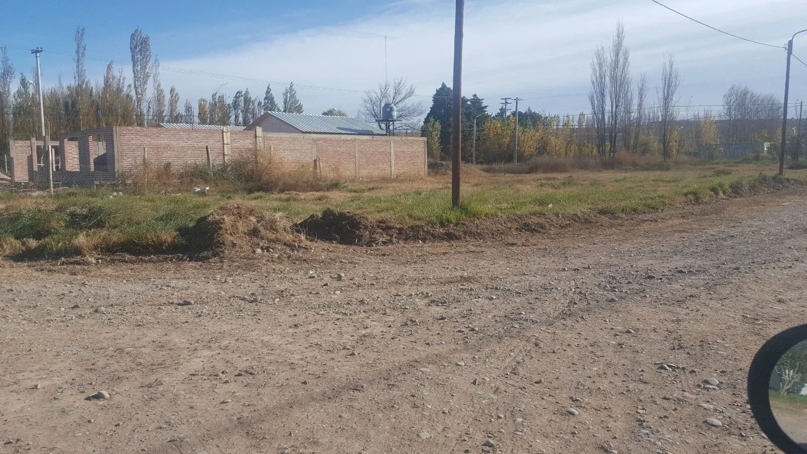2 Grandes lotes de 450m2 c/u  - 1 Con PH y planos aprobados para 3 duplex. - Imagen 4