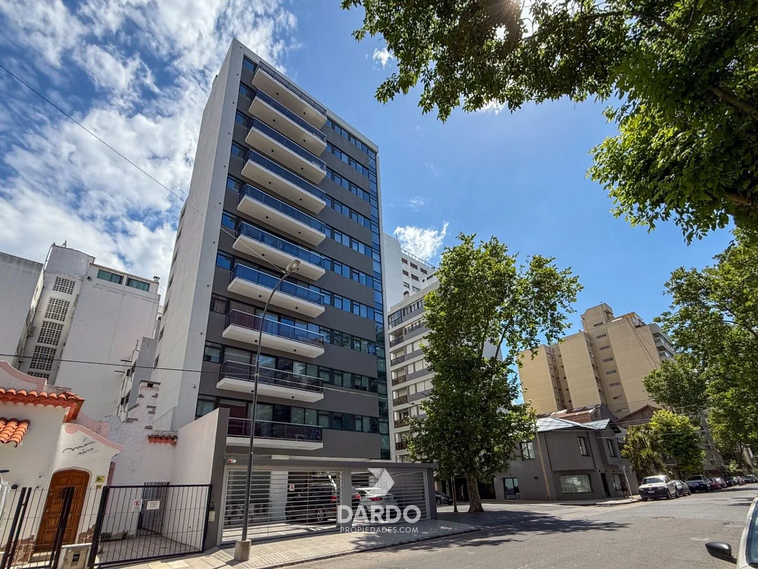 Pisos de 3 ambientes con renta en venta en zona La Perla - Puro Perla - Imagen 3