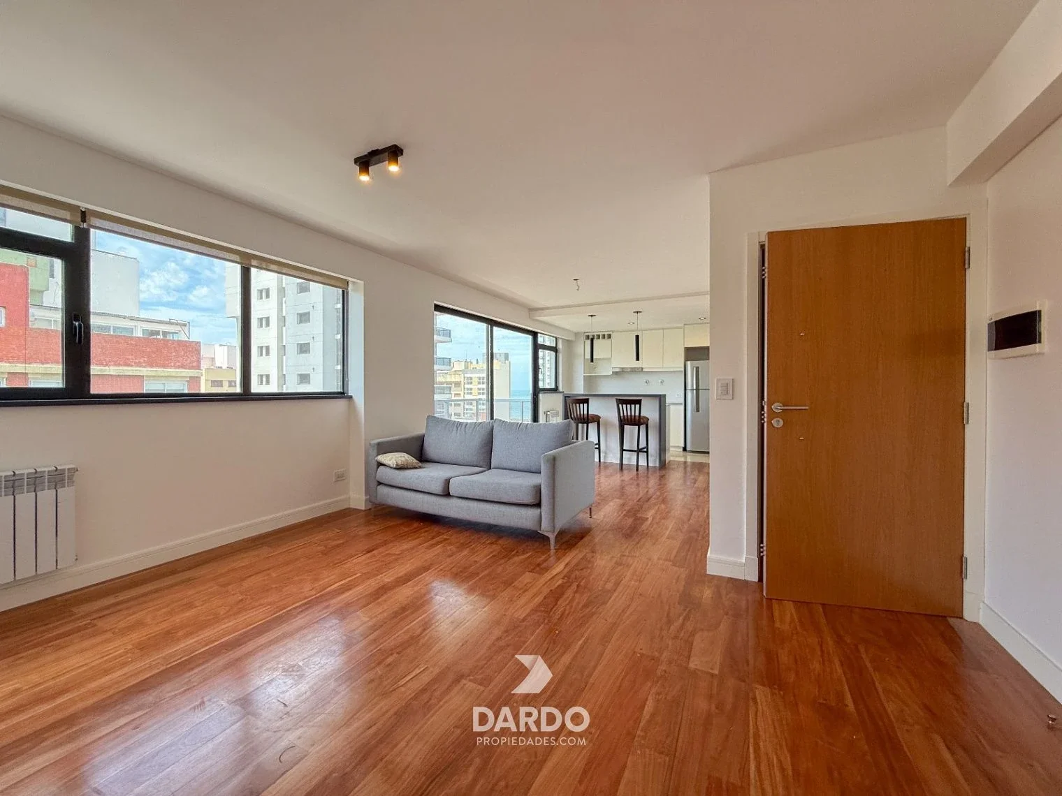 Pisos de 3 ambientes con renta en venta en zona La Perla - Puro Perla - Imagen 2