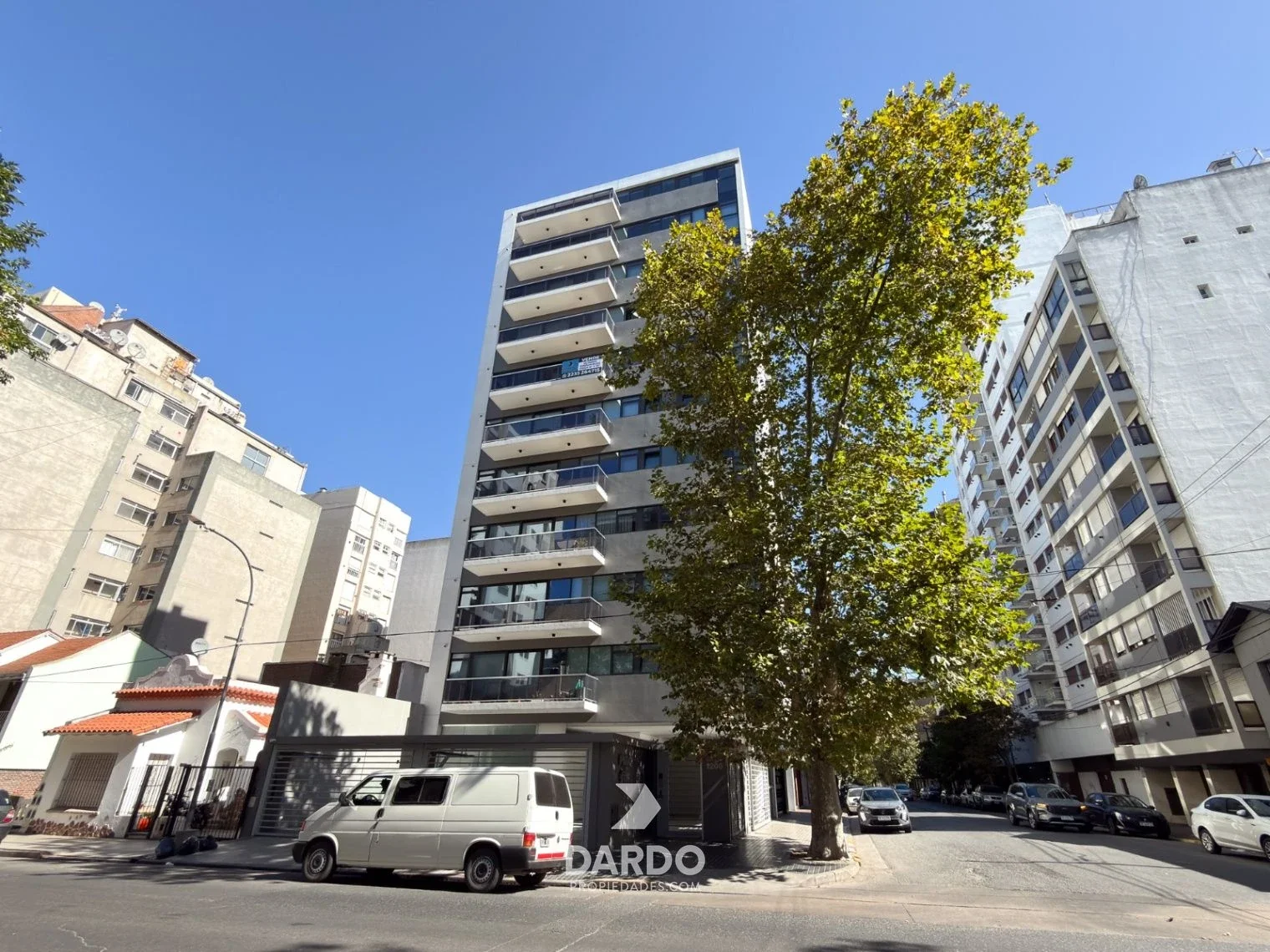 Pisos de 3 ambientes con renta en venta en zona La Perla - Puro Perla - Imagen 1