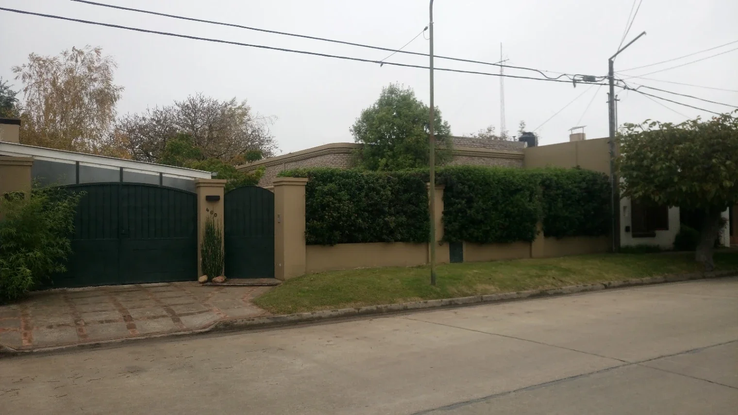 Casa en venta de 3 dormitorios c/ cochera en Coronel Suárez - Imagen 2