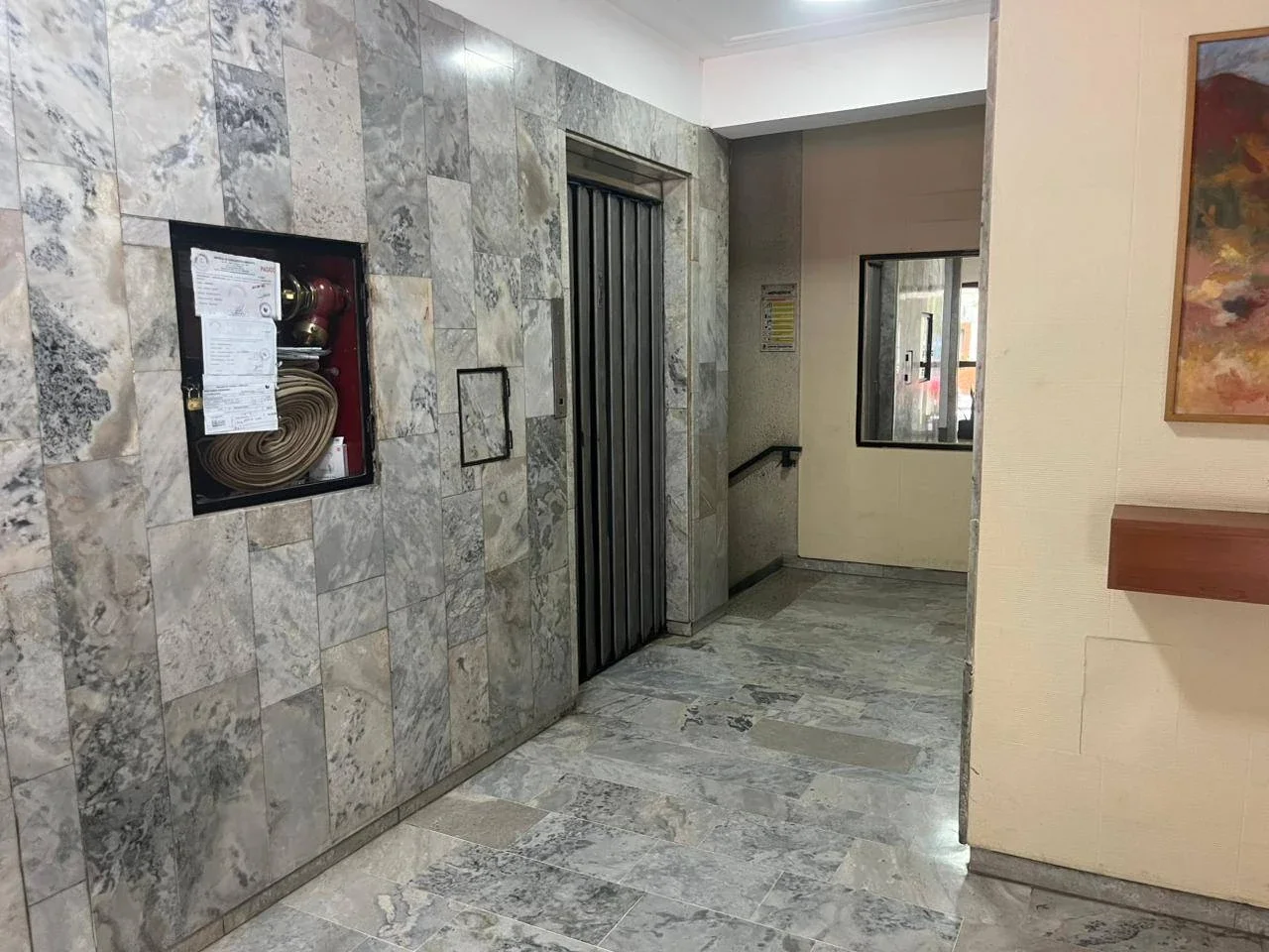 Departamento de 3 dormitorios en venta c/ cochera en Barrio Sur - Imagen 3