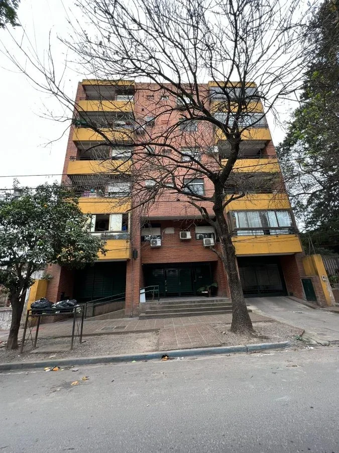 Departamento en venta de 3 dormitorios c/ cochera en Zona Norte - Imagen 1