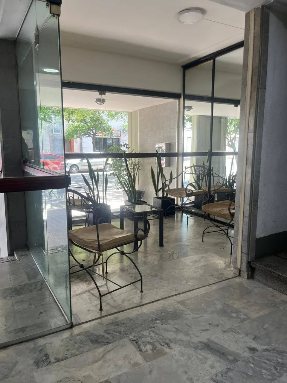 Departamento de 3 dormitorios en venta c/ cochera en Barrio Sur - Imagen 4