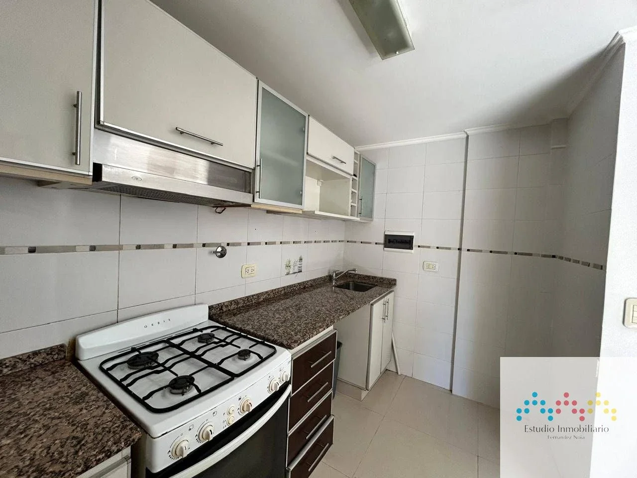 Departamento de 2 dormitorios c/ cochera en Lomas de Zamora - Imagen 2