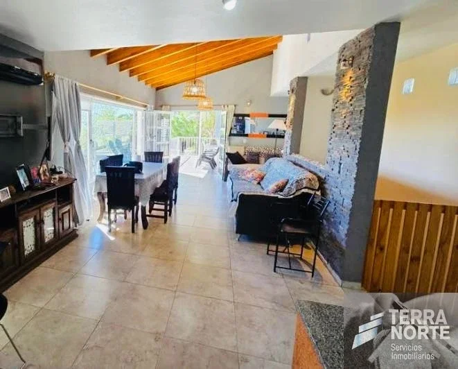 Casa en venta de 3 dormitorios c/ cochera . Villa del Lago - Imagen 2