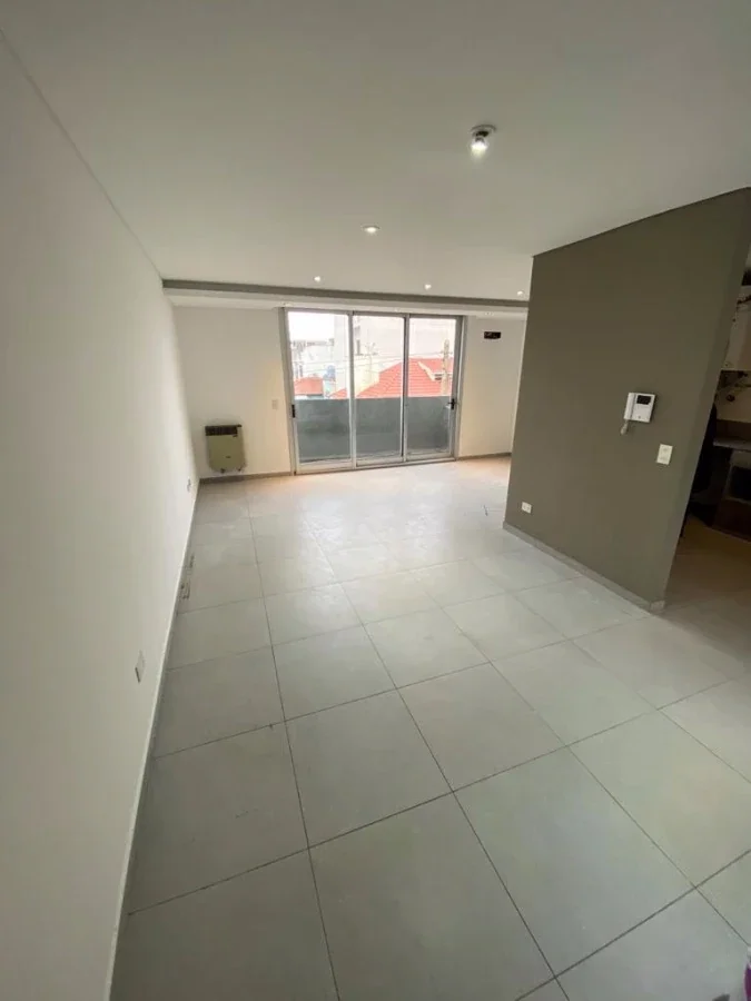 DEPARTAMENTO MONOAMBIENTE CON BALCON  - AL FRENTE - Imagen 5
