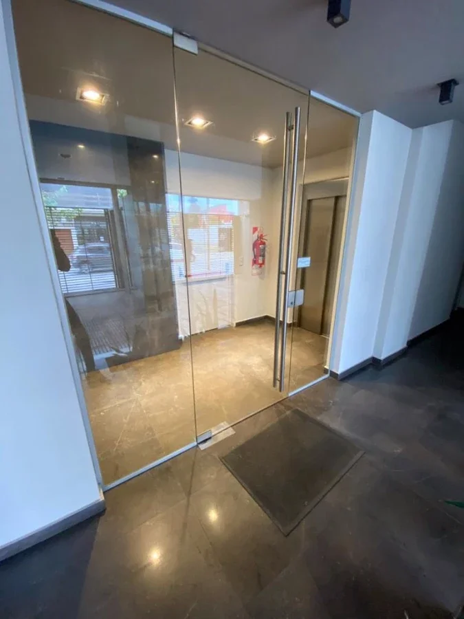 DEPARTAMENTO MONOAMBIENTE CON BALCON  - AL FRENTE - Imagen 4