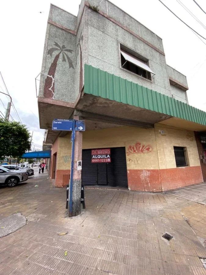 LOCAL COMERCIAL 26 M2 - EN ESQUINA - - Imagen 1