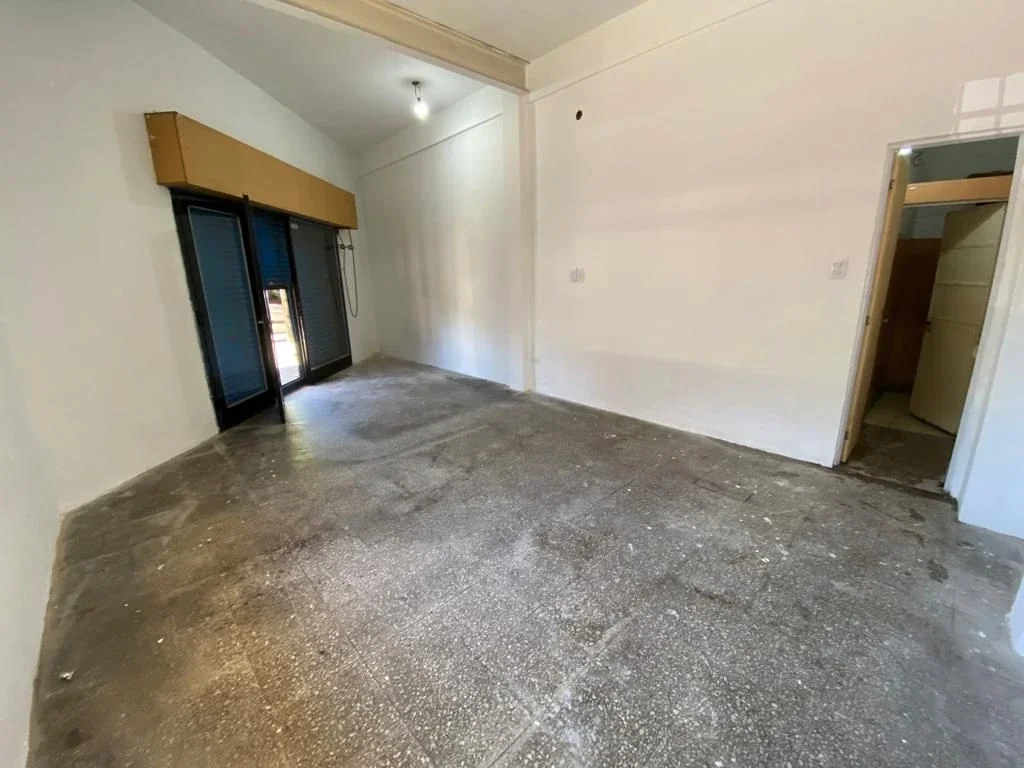LOCAL COMERCIAL 26 M2 - EN ESQUINA - - Imagen 5