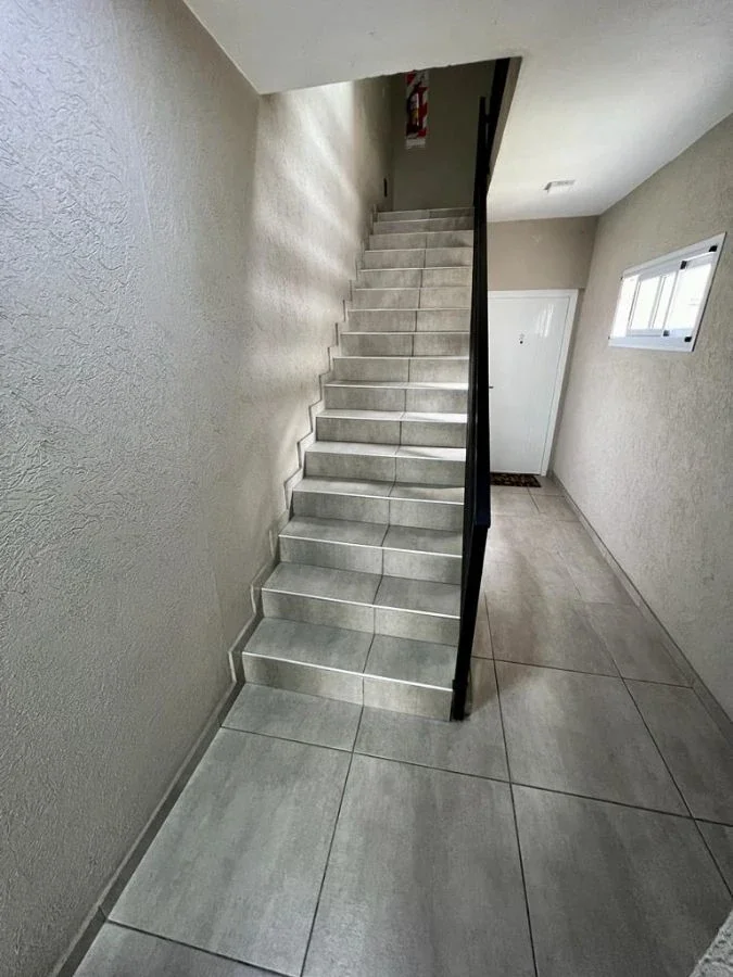 DEPARTAMENTO 2 AMB – 1° PISO FRENTE – CON BALCON Y COCHERA - Imagen 4
