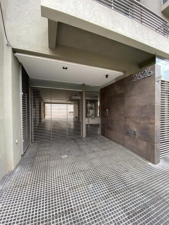 DEPARTAMENTO MONOAMBIENTE CON BALCON  - AL FRENTE - Imagen 2