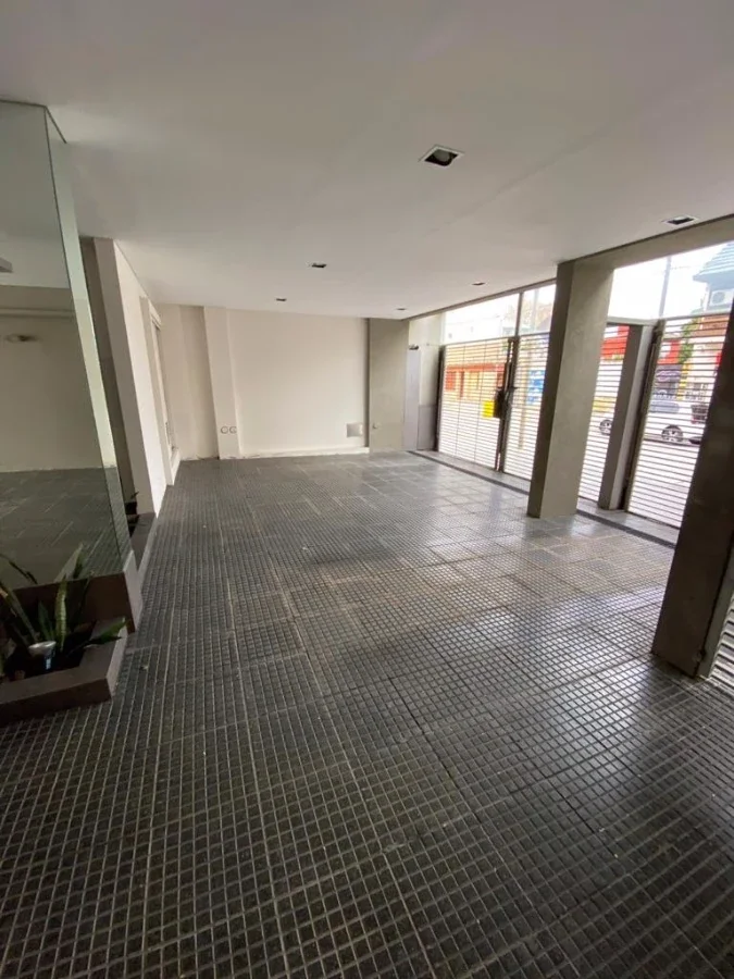 DEPARTAMENTO MONOAMBIENTE CON BALCON  - AL FRENTE - Imagen 3