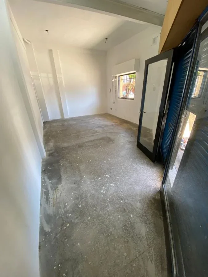 LOCAL COMERCIAL 26 M2 - EN ESQUINA - - Imagen 4
