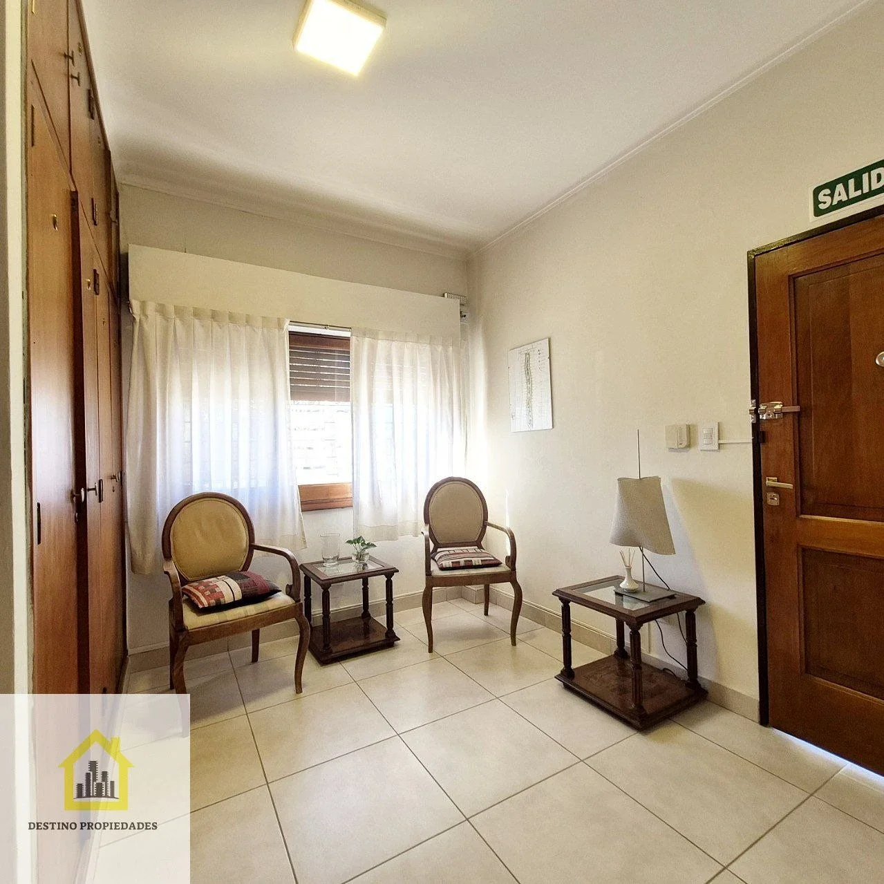 Casa en venta c/ cochera en General Roca - Imagen 2