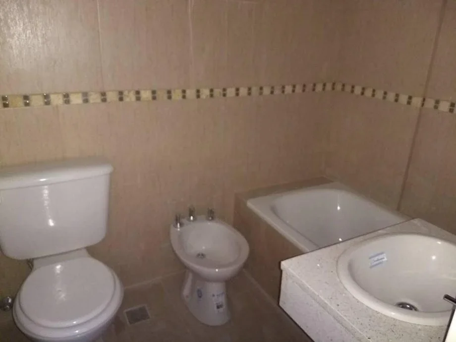 Departamento en alquiler Ayacucho al 200 - Lomas de Zamora Oeste - Imagen 4