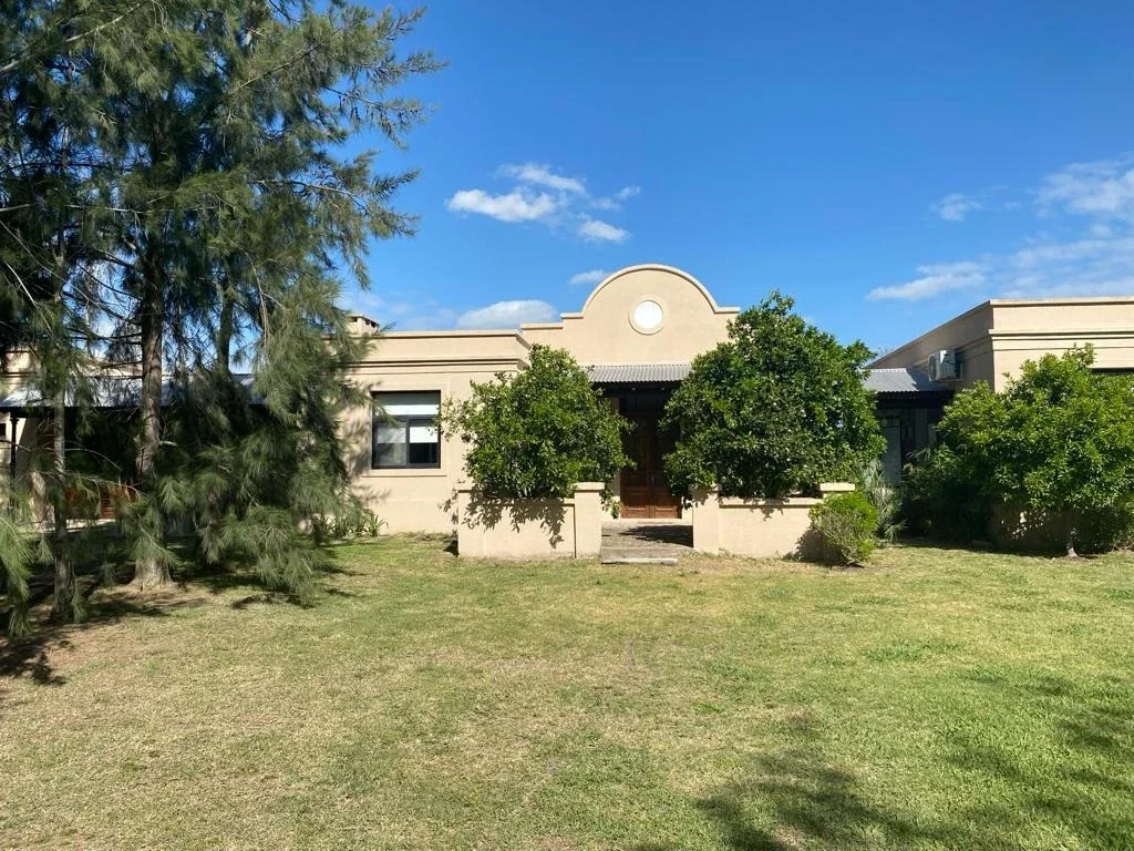 Elegante Casa Estilo Campo En Venta Vista A Cancha De Polo - Imagen 1
