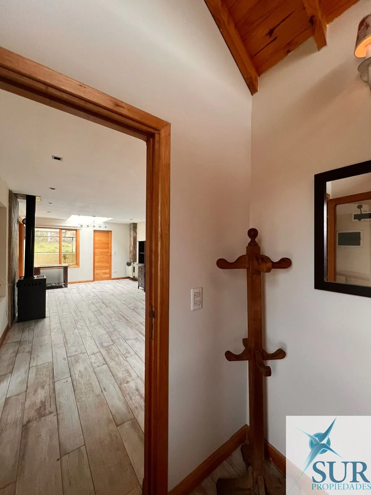 Casa en venta c/ cochera en Ushuaia - Imagen 2