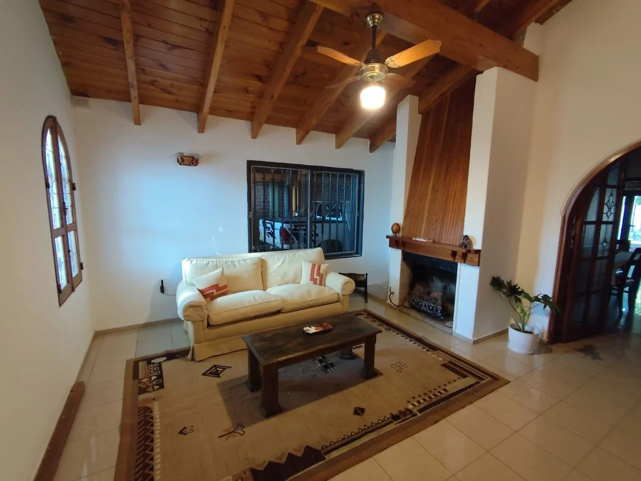 Casa en venta c/ cochera en Luján de Cuyo - Imagen 2