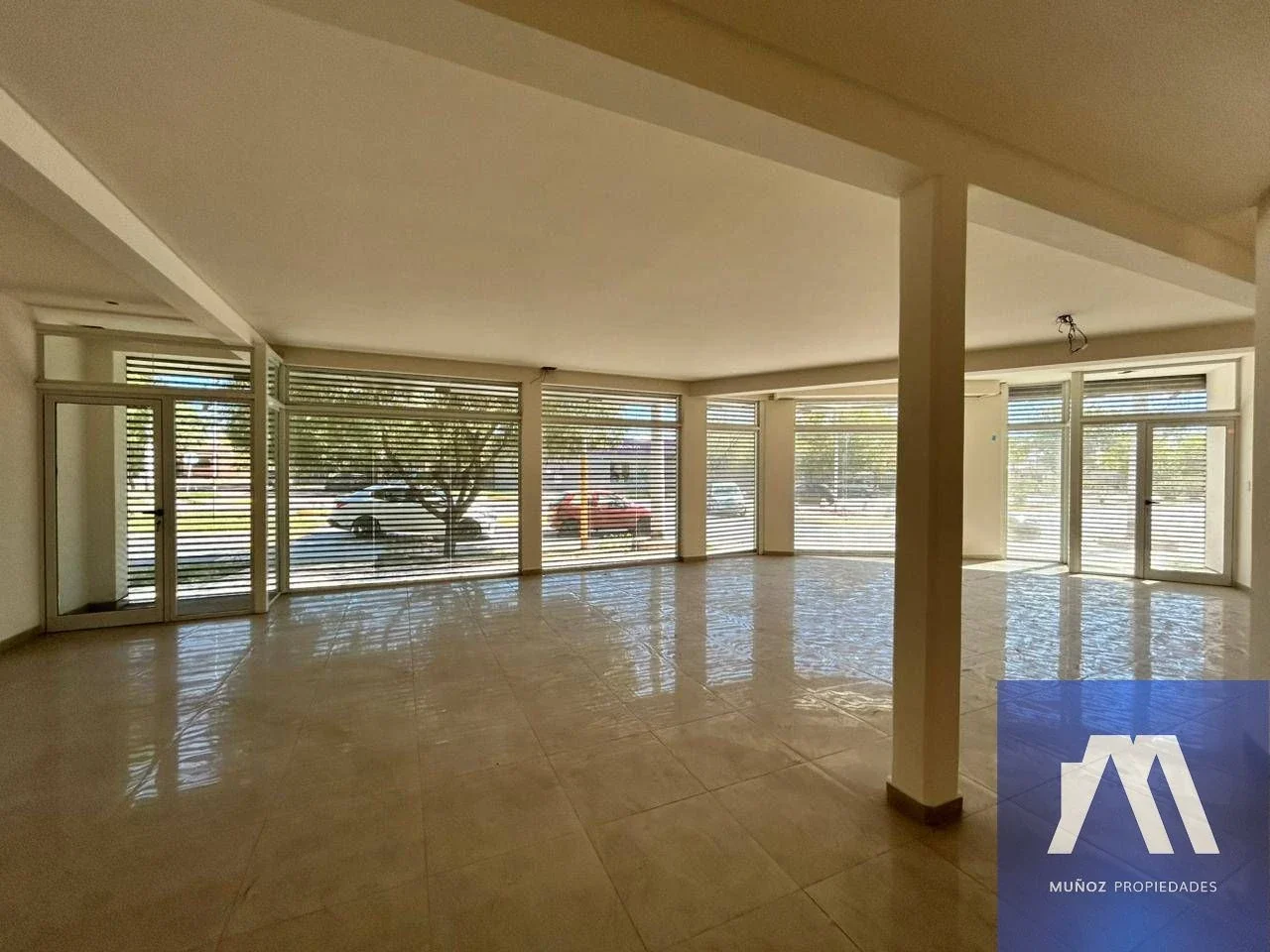 Local comercial en venta ubicado en Mayor Drummond - Imagen 1